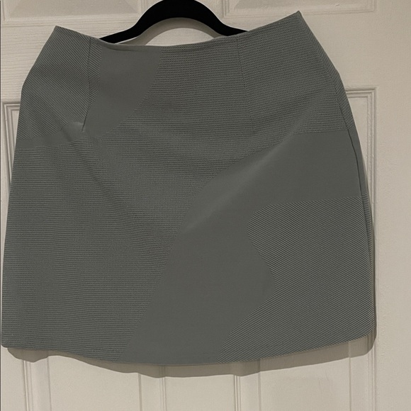Nike Textured Gray Skirt - Picture 3 of 4